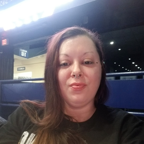 Meet your Posher, Melissa - Picture 7 of 12